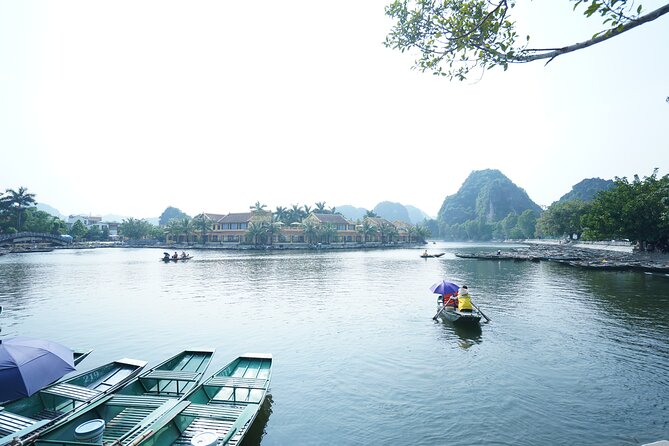 Full Day Hoa Lu/Tam Coc/ Mua Cave Tour by Limousine Bus - Mua Cave and the climb to Ngoa Long Peak
