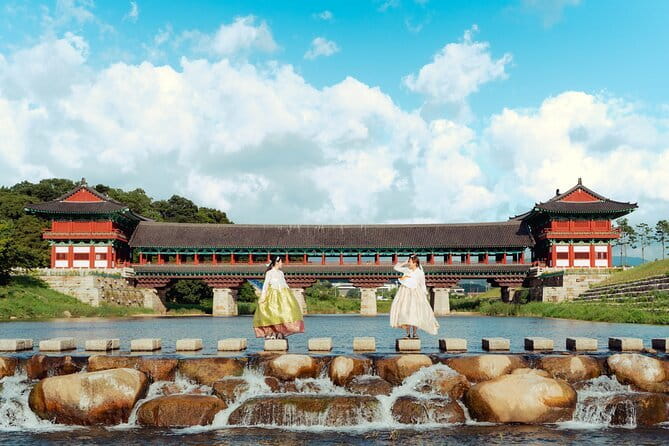 Full Day Private car tour to UNESCO Gyeongju&Yangdong village - Hwangnidan-gil for lunch and a modern Gyeongju break
