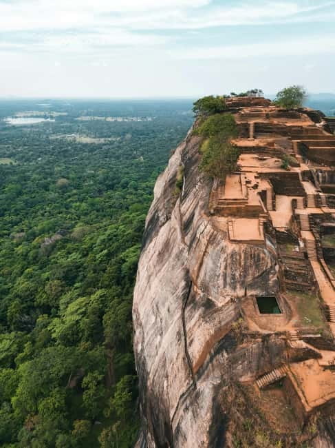 Get a private driver for day tours around Sri Lanka - Galle, Hikkaduwa, and the southwest coast