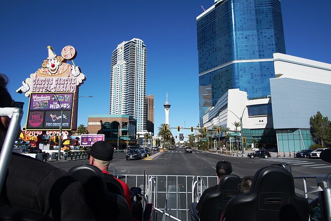 Giant Shopping Cart Limo Ride in Las Vegas - Daylight or night: which departure should you choose?