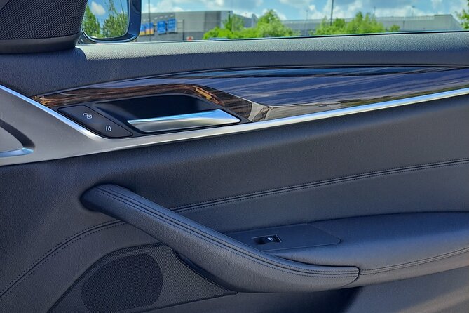 Greater Memphis To MEM International Airport - Luxury Transfer - A quiet way to leave Memphis