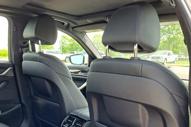 Greater Memphis To MEM International Airport - Luxury Transfer - The hotel pickup, from lobby to car