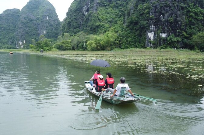 Guided Full Day Ninh Binh Small Group Tour by Limousine - Hoa Lu and Vietnam’s first capital