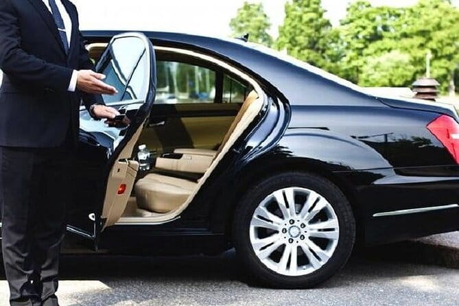 Ha Noi airport Arrival or Departure By Private car transfers - Key points to know before booking