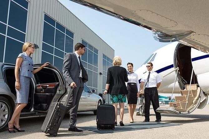 Ha Noi airport Arrival or Departure By Private car transfers - What happens outside the airport