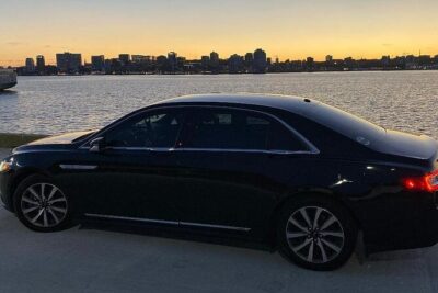 Halifax YHZ Airport Pre-Arranged Luxury Sedan Service