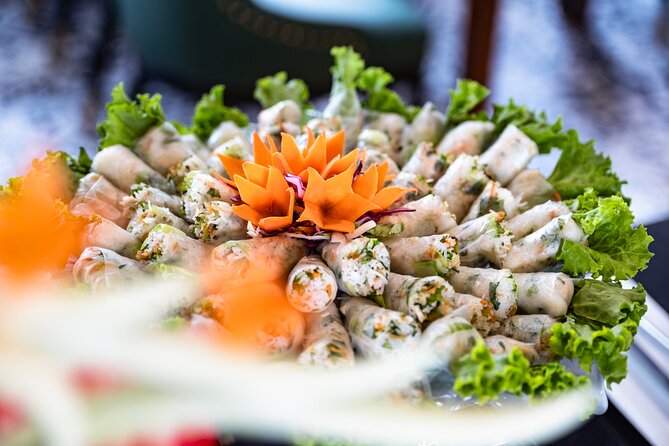 Halong bay 5star Cruise Day Trip: Buffet lunch & Limousine bus - Sung Sot Cave, the busiest major stop