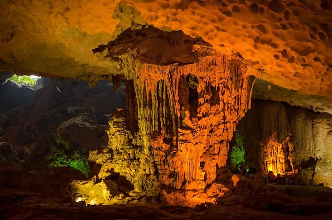 Halong Bay Day Tour 6Hour Deluxe Cruise Limousine Bus Small Group - Key points to know before booking