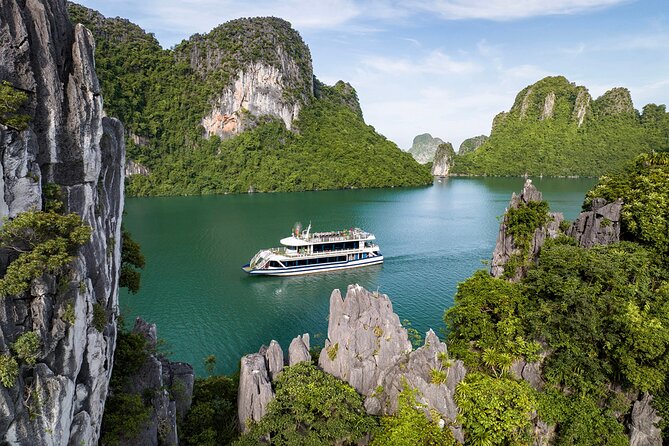 Halong bay Luxur Cruise Day trip: Buffet lunch & Limousine bus - Why this Halong Bay day trip works for a first visit