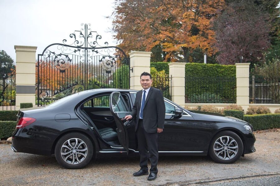 Hampton Court Palace and Windsor Castle Private Car Tour - Who should book this tour?