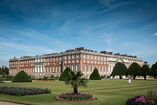 Hampton Court Palace & Windsor Castle Private Car Tour from London - Choosing Between a Driver-Guide and a Separate Guide