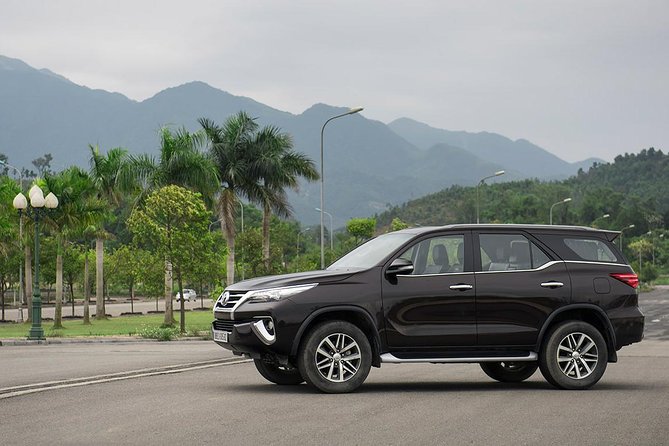Hanoi Airport Arrival Private Transfer By Luxury Car (4 Seats Car) - Meeting your driver at Noi Bai Airport