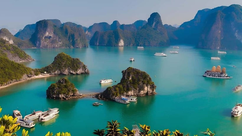 Hanoi:Best 5-Star Ha Long 1 Day Tour with limousine transfer - Titop Island for a view, a swim, or a rest
