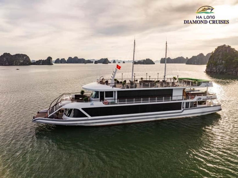 Hanoi:Best 5-Star Ha Long 1 Day Tour with limousine transfer - Boarding at Ha Long International Port