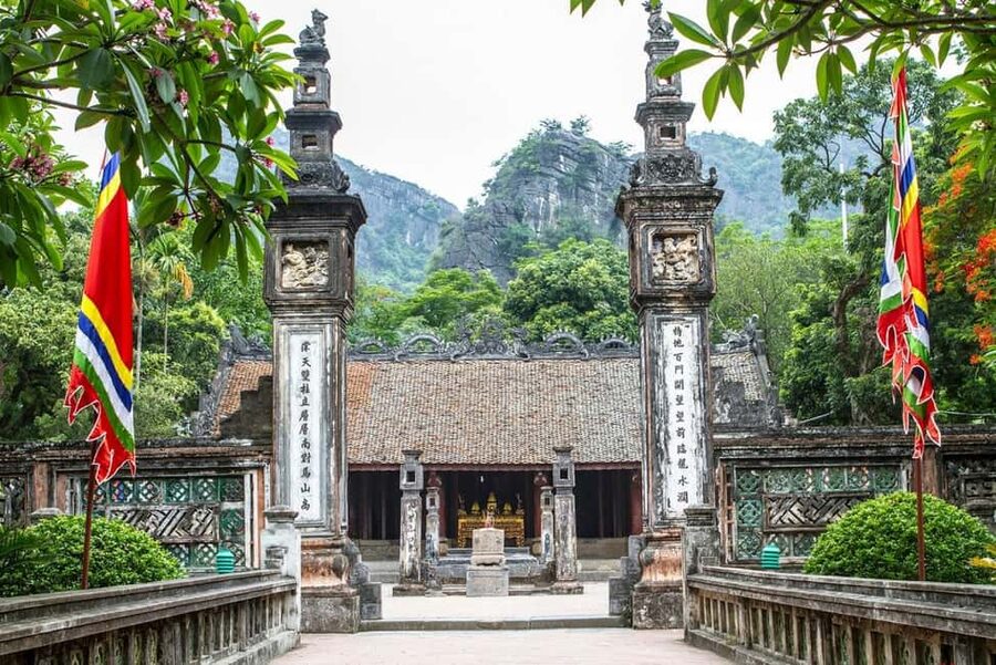 Hanoi: Full-Day Hoa Lu - Trang An & Mua Cave by Limousine - Why this Ninh Binh day works so well