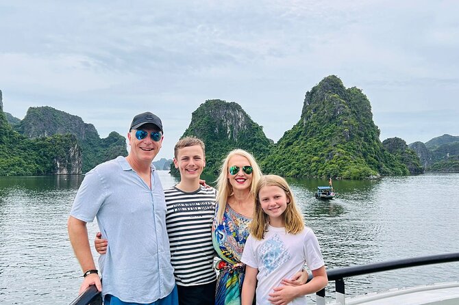 Hanoi : Halong Bay 7-Hour Luxury Cruise with Limousine Transfer - Lunch, Jacuzzi time, and the sunset gathering