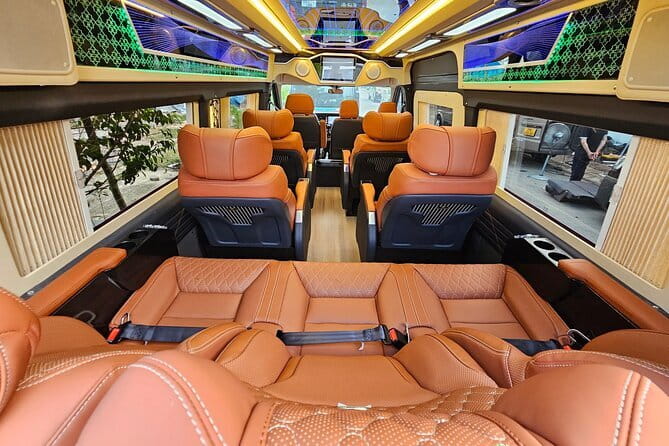 Hanoi to Halong Bay Limousine Bus Transfer - Starting in Hanoi: the pickup is the key moment