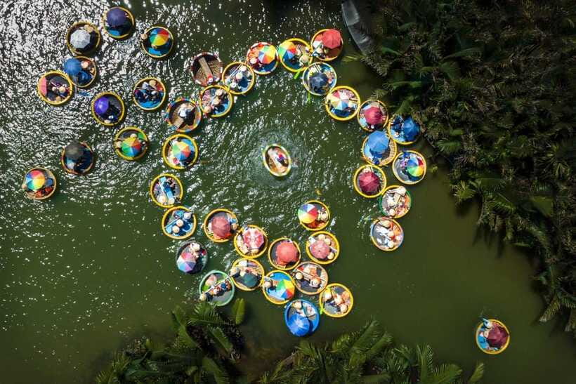 Hao Coconut: Hoi An Basket Boat Tour W 2-Ways by Private Car - Folk songs and crab fishing by the river