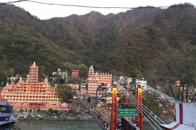 Haridwar Guided Sightseeing Tour with Ganga Aarti By Private Car - Pawan Dham and Its Glass Work