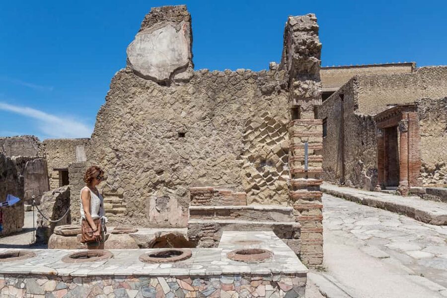 Herculaneum: Private Tour with Driver from Naples - Why Herculaneum feels different from Pompeii