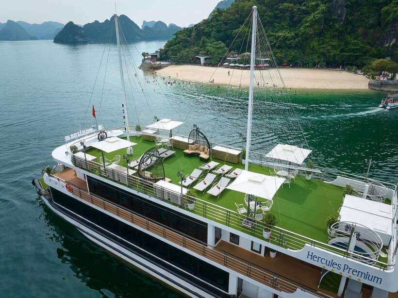 Hercules Ha Long Bay New Cruise From Hanoi With Limousine - Lunch among Ha Long Bay’s limestone islands