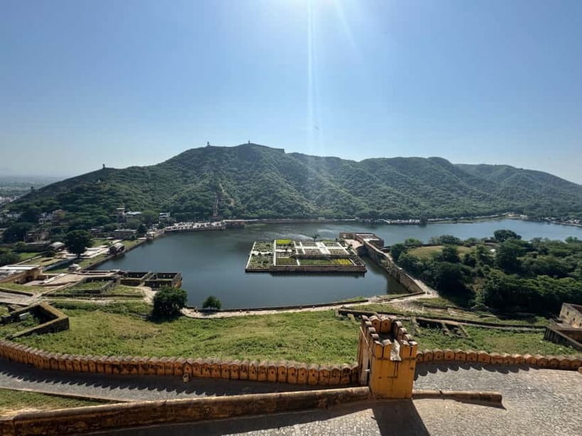 Highlights of Jaipur City on a Full Day Tour by Private Car - Panna Meena Kund and the road to Amber