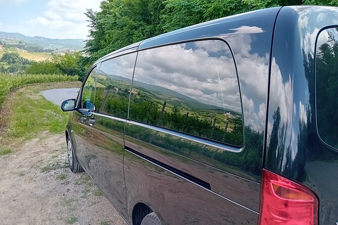 hire with driver private transfer - Comfort for a group of up to eight