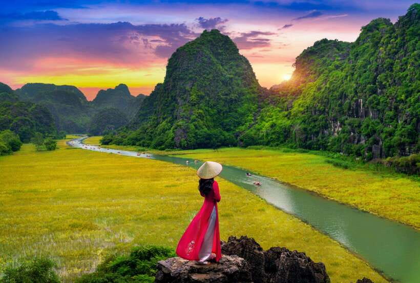 Hoa Lu, Tam Coc, & Mua Cave Day Trip with Lunch & Limousine - Why this Ninh Binh day trip works so well
