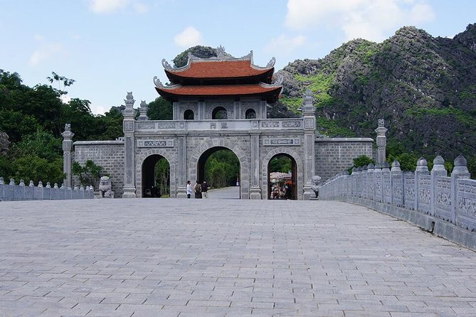 Hoa Lu -Tam Coc - Mua Cave Full Day Trip with Limousine Bus - What the feedback tells you about the operator