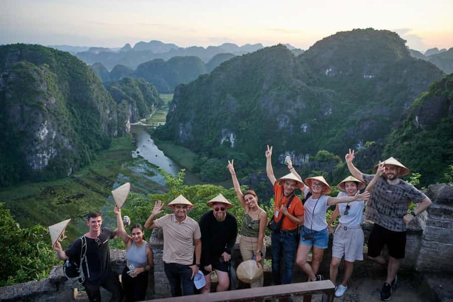 Hoa Lu - Tam Coc - Mua Cave / Limousine Transfer - FAQ