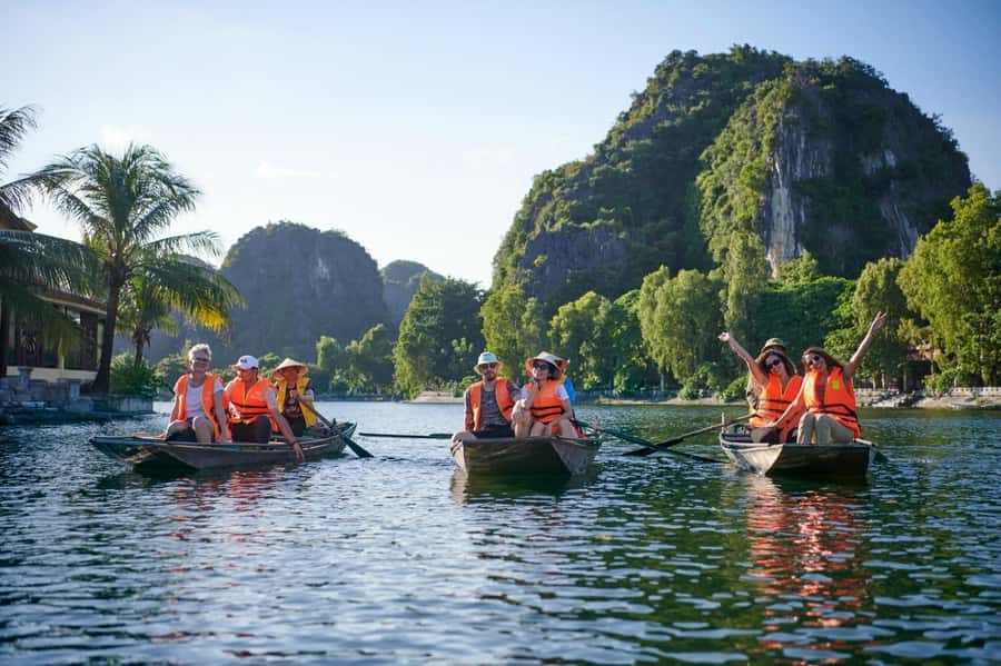 Hoa Lu - Tam Coc - Mua Cave / Limousine Transfer - Who should book this Ninh Binh day trip
