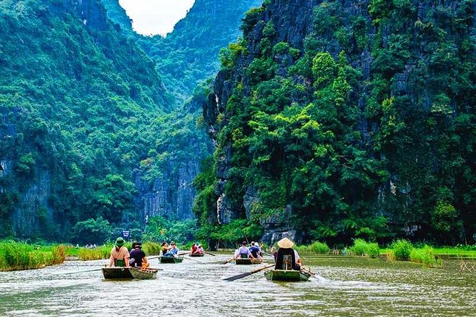 Hoa Lu - Trang An - Mua Cave- 1 Day Trip from Hanoi By Limousine and Small Group - The Trang An boat journey