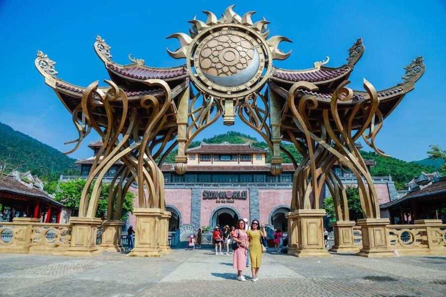 Hoi An/Da Nang: Private Car to BaNa Hills - Golden Bridge - Buffet lunch and the cost of extras