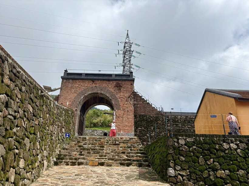 Hoi An: Private Car to Phong Nha with Sightseeing Stops - Vinh Moc Tunnels and life below the ground