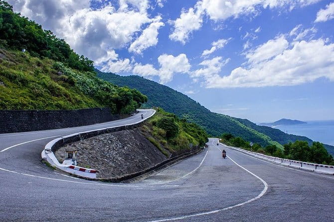 Hoi An to Dong Hoi rides by Private Car service - Why this road transfer is worth considering