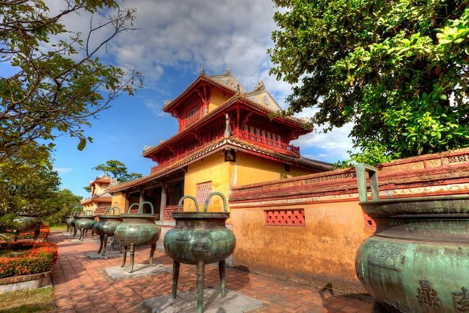 Hoi An to Dong Hoi rides by Private Car service - Comfort, safety, and the realities of a six to ten-hour day