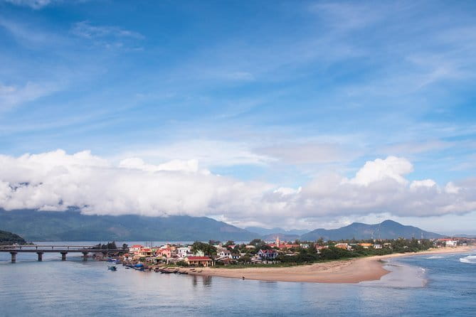 Hoi An to Dong Hoi rides by Private Car service - Lap An Lagoon and its oyster country