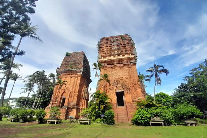 Hoi An to Quy Nhon by Private Car with Experienced Driver - Leaving Hoi An for the Chien Dan Cham Towers
