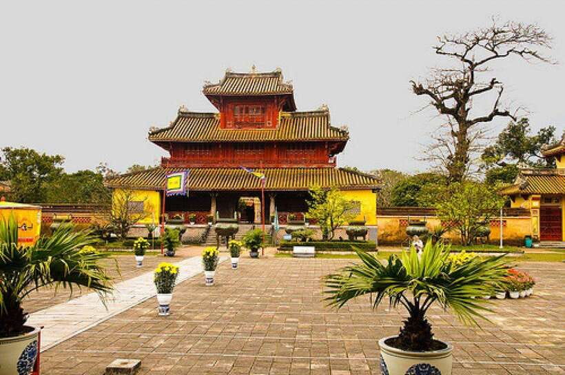 Hue Car Rental with Driver for Transfer Trip and Sightseeing - Extending the ride to Hoi An and Marble Mountains