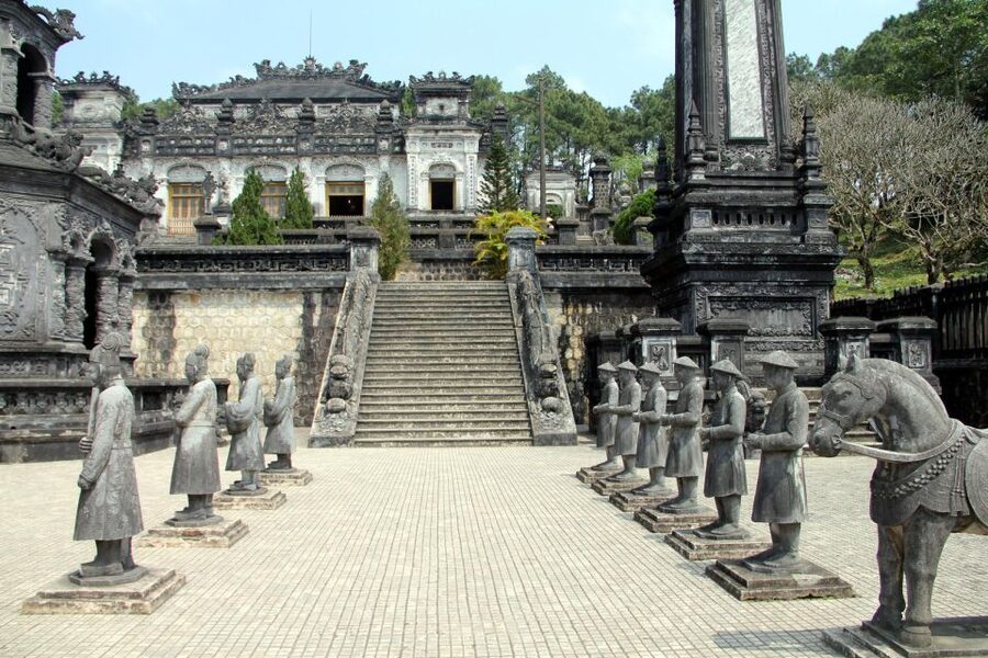Hue City Private Car Charter (3-5 attractions) - The Imperial City gives your day its essential Hue context