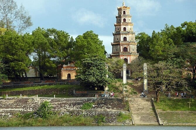 Hue City Tour then transfer to Hoi An or Da Nang by Private Car - Two hours inside Hue’s Imperial City