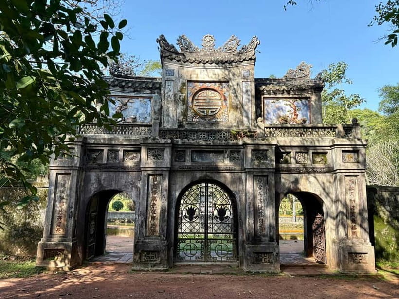 Hue: City Tour with Driver - Customized Your Own Itinerary - The Imperial Citadel in Hue’s Center