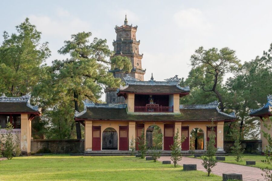 Hue: Private Tour by Car with Driver - Thien Mu Pagoda and its modern history