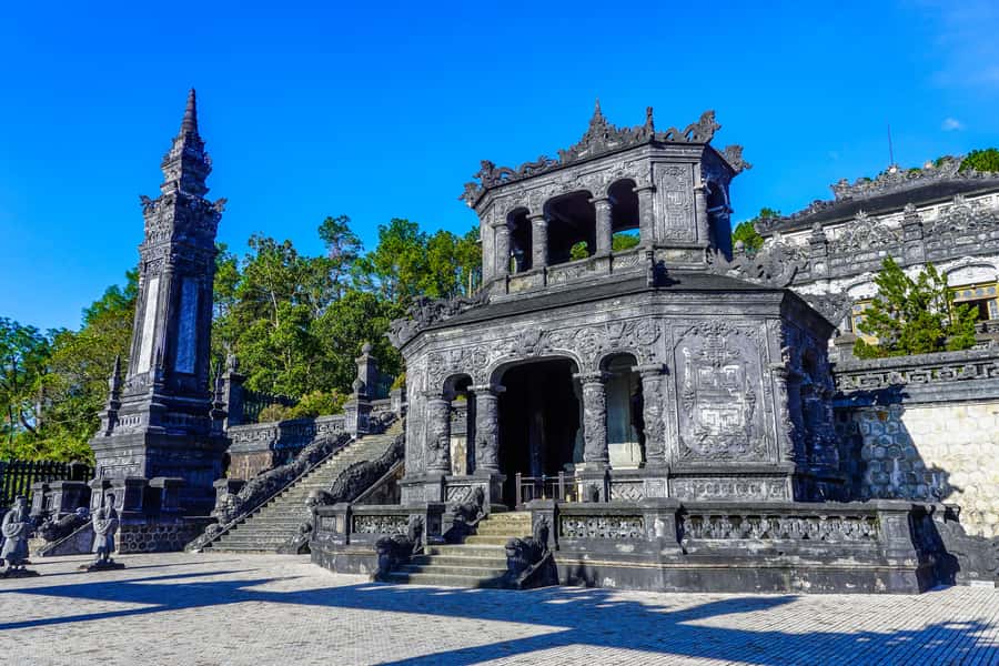 Hue: Royal Tombs & Imperial City Tour by Private Car - Dong Ba Market, Hue in everyday motion