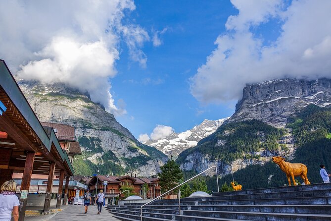 Interlaken: Private Car Tour to Swiss Villages, Capital & Castles - Oberhofen and the lakeside castle