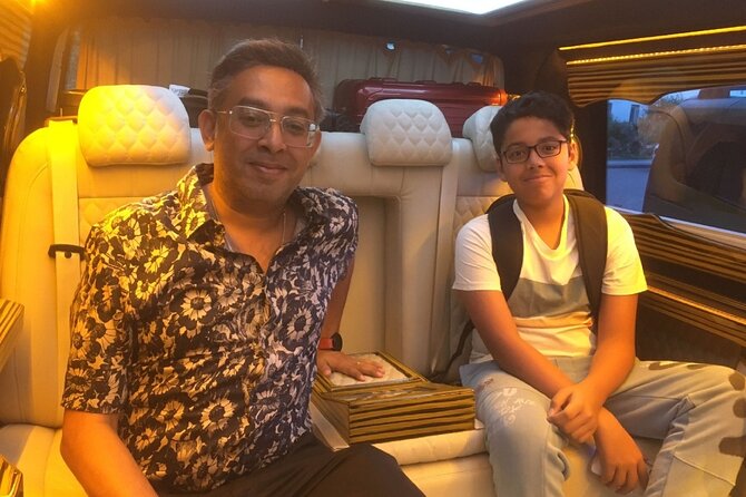Istanbul Airport Luxury Minivan Transfer Meet Transfer - Communication Makes the Difference