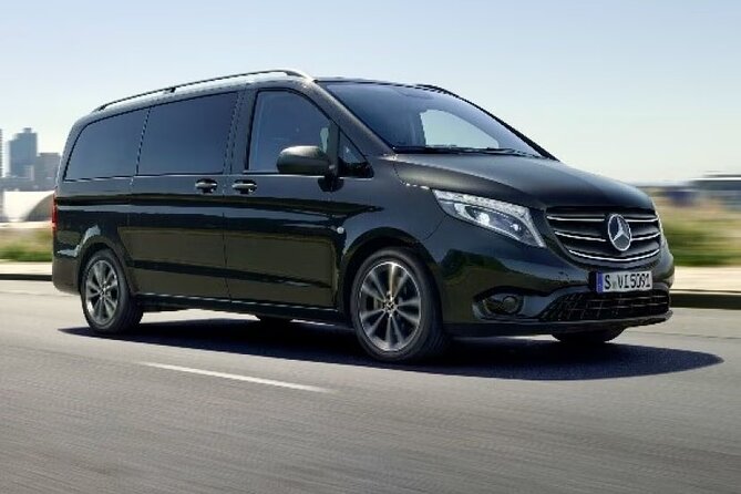 Istanbul VIP Airport Transfer by Mercedes Vito - A private arrival ride instead of an airport scramble