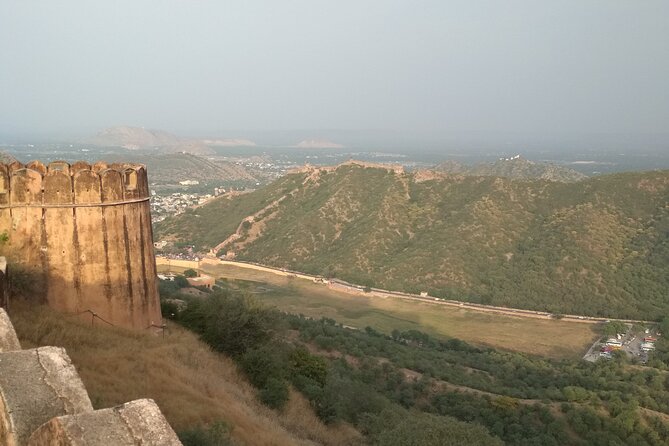 Jaipur 02 Days Private Tour with Vehicle+Professional Chauffeur - Guides, chauffeurs, and the level of service