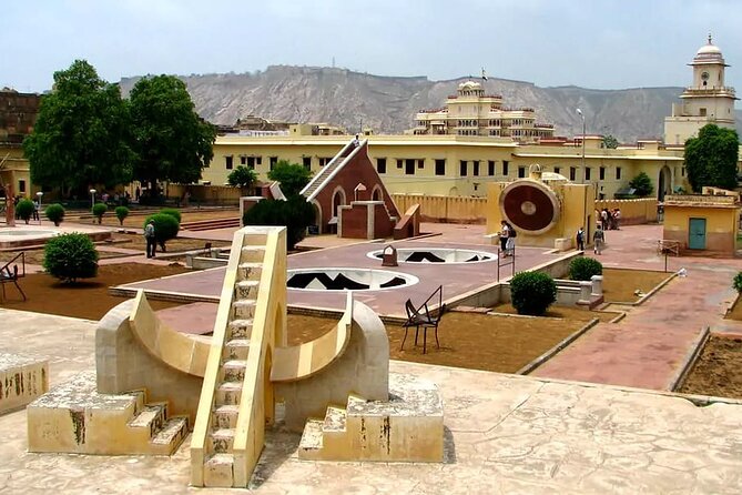 Jaipur 2 Day Private Car Tour - Day two: Jaipur’s royal center and public monuments