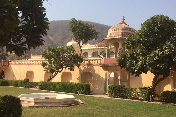 Jaipur City Tour by Private Car With English Speaking Driver - City Palace shows Jaipur’s royal center